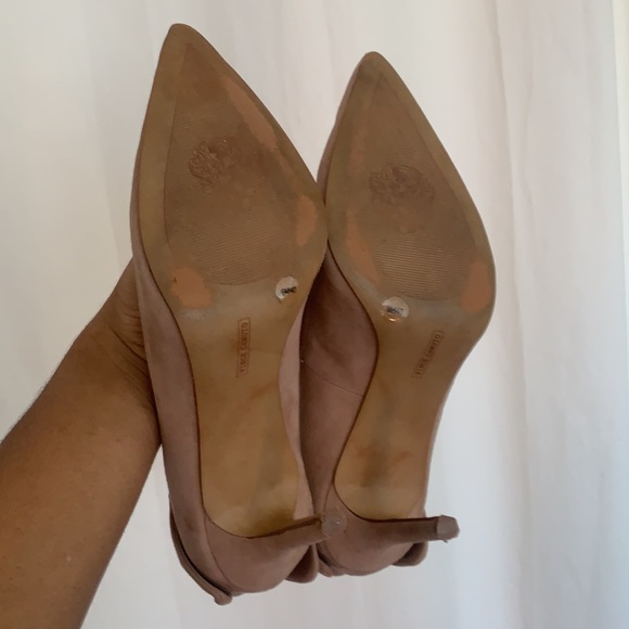 Nude Vince Camuto Pumps EUC - Picture 6 of 8
